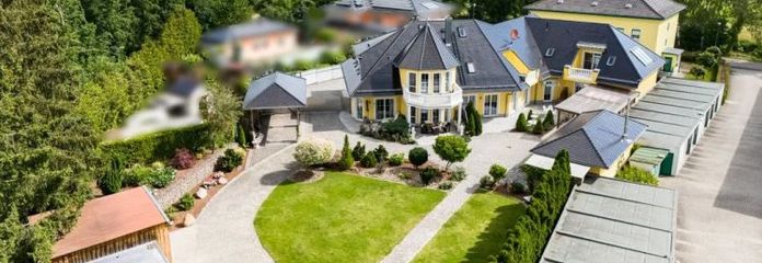 Villa rappresentativa con area wellness e due appartamenti accessori