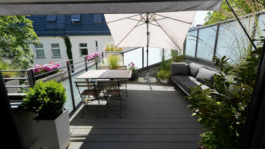 Möblierter 4-Raum nähe Ostkreuz mit großer Terrasse [Untervermietung] – Terrassse