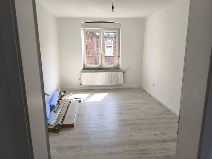Schöne und renovierte 2,5-Zimmer Wohnung – Schlafzimmer