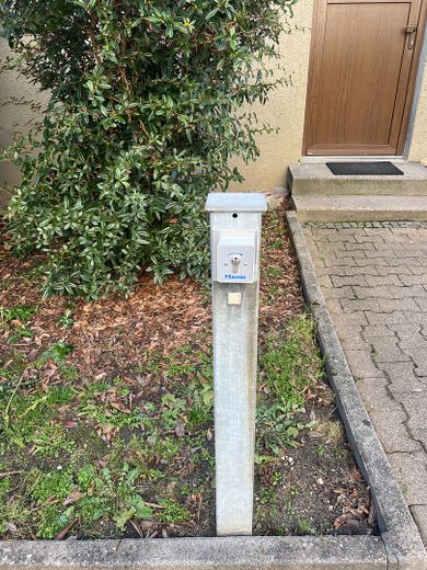 2,5 Zi-Wohnung Hochparterre mit Nord und Süd Balkon in ruhiger Lage, Tiefgarage, geringe Nebenkosten – Elektr. Schließsystem Gararage