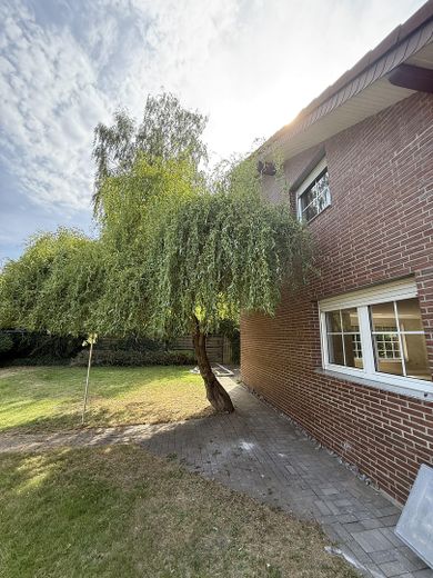 Grande giardino, tecnologia moderna, brevi distanze – la vostra casa a Leopoldshöhe-Asemissen – Garten