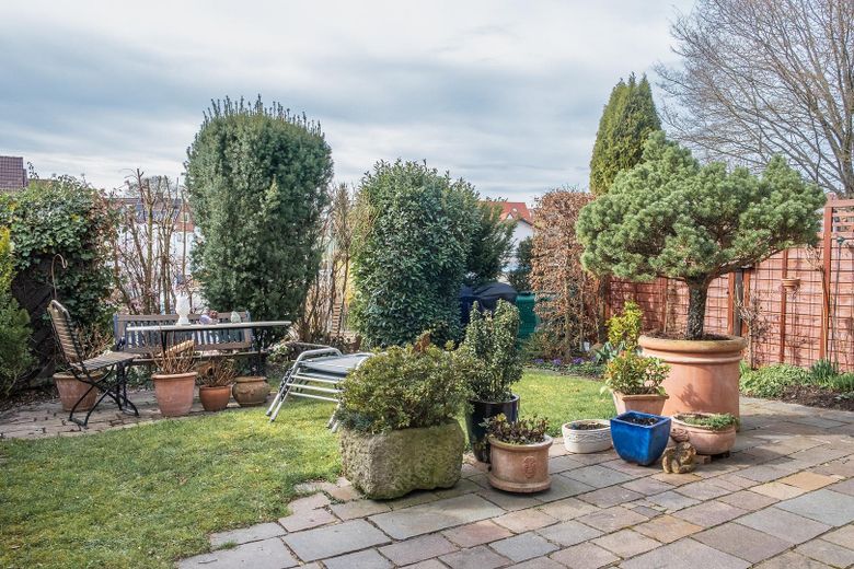 Casa a schiera terminale in posizione tranquilla al margine dello Schönbuch a Weil im Schönbuch – Blick in den Garten