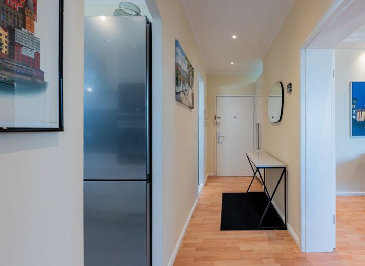 Appartamento completamente ristrutturato al 7° piano con balcone e vista panoramica – libero e senza provvigione – 12