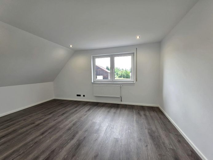 Provisionsfreie Maisonettewohnung mit ca. 123 m², 4,5 Zimmern und hochwertiger Ausstattung – Kinderzimmer