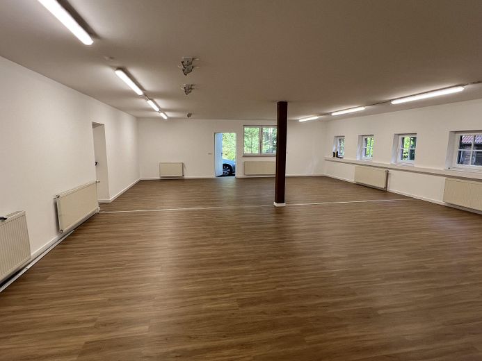 100m2 office/commercial space for rent: first occupancy after renovation – Foto 2