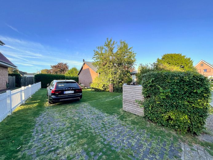 Einfahrt / Parkmöglichkeit