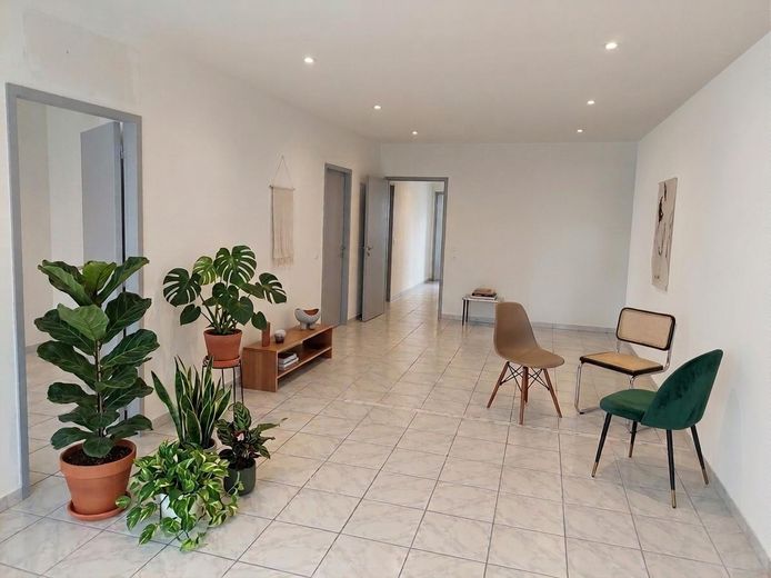 2-Zimmer Wohnung im Zentrum – Wohn Zimmer