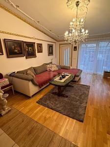 СЕМЕЙНАЯ МЕЧТА С САДОМ, ГАРАЖОМ  И  МЕСТОМ ДЛЯ ПАРКОВКИ – 1772469988_156005.jpg