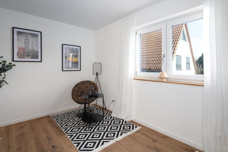 Neubau in massiver Bauweise- DHH mit Dachterrasse in ruhiger Lage – Büro