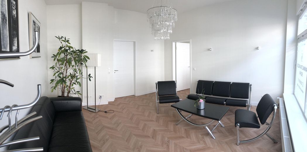 Emplacement représentatif : 90 m² rénovés dans un emplacement absolument privilégié d’Osnabrück-Weststadt/Wüste ! – Büro 2 / Empfang