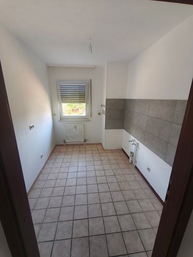 Freshly renovated 2-room condominium with winter garden, underground garage and view of greenery – private sale without broker commission – Foto 3