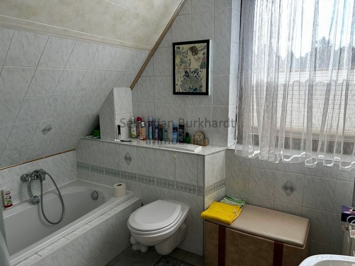 *** Charmantes Einfamilienhaus in Ilmenau Südviertel – OG_Bad_2