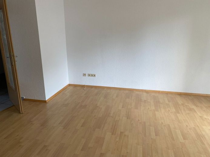 Wohnzimmer - www.immobilien-he