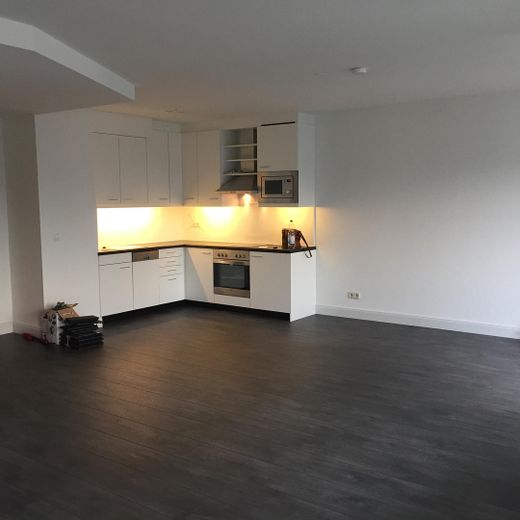 Loft an der Elbe mit Balkon und Blick auf den Elbtower, neben Hafencity – Küche