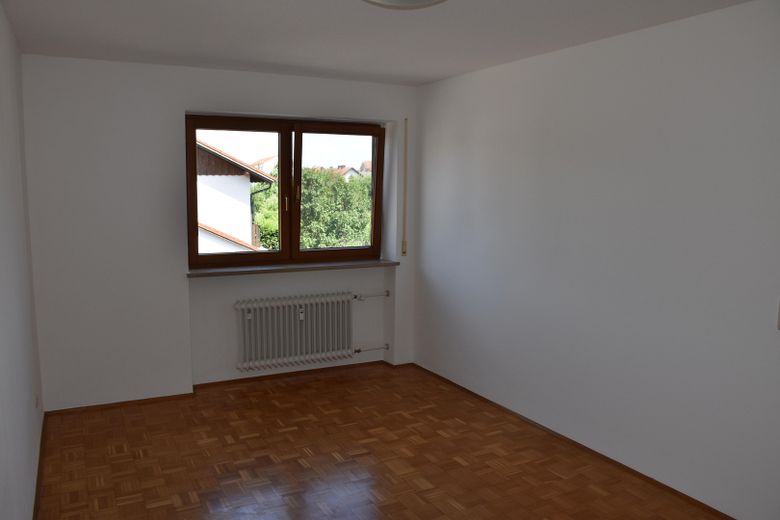3 1/2 Zimmer Wohnung in zentraler Lage von Simbach am Inn mit neuem Badezimmer – Schlafzimmer