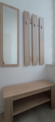 Zimmer in schöner 3er Frauen-WG | Stadtmitte direkt am Paulusanger – Garderobe