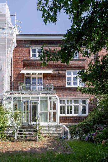 Ruime tuinmaisonnette over twee woonlagen in Hamburg-Eilbek – Gartenseitige Fassade