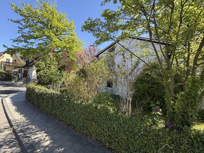 Gepflegtes Einfamilienhaus mit Garage und Garten in ruhiger u. gehobener Lage Erlangen – EFH Erlangen 012