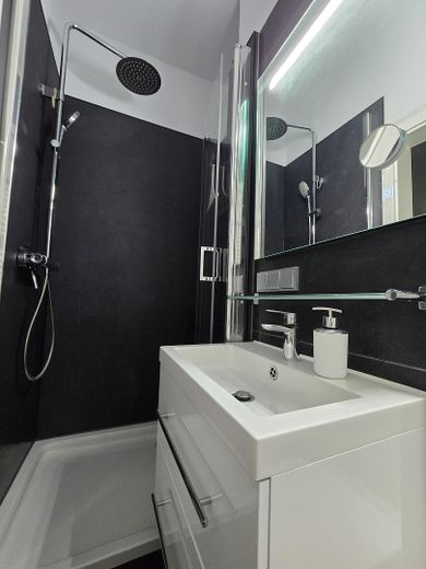 Charmante 2,5-Zimmer-Wohnung mit großzügiger Südterrasse – Foto 4