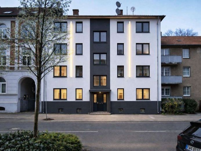 Moderne vier Zimmer Eigentumswohnung mit Balkon wohnen wie im Neubau – फोटो 1