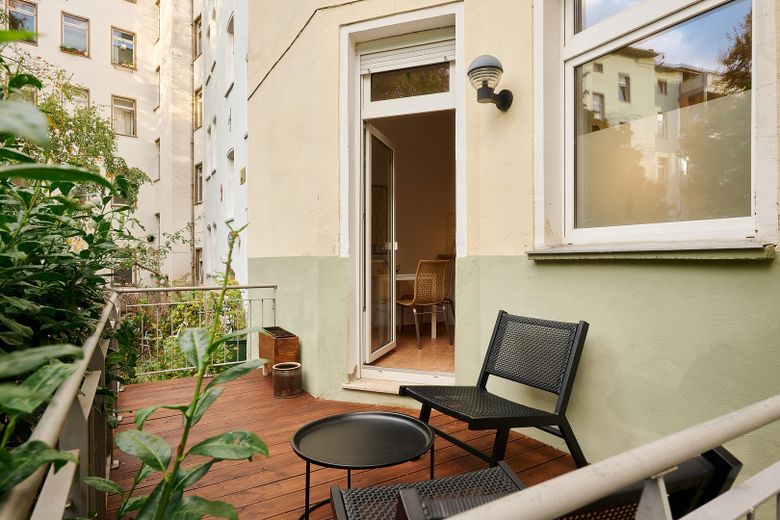 Wohnung mit Terrasse zum grünen Innenhof – Terrasse