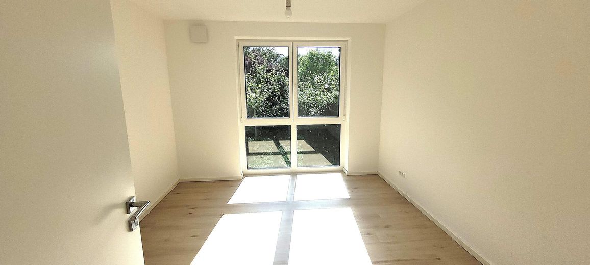 Neuwertige 3 - Zimmer - Balkonwohnung mit erstklassiger Ausstattung in Top - Lage von Meiendorf – Schlafzimmer