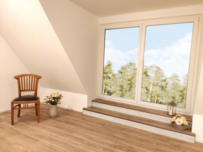 Dachgeschoß-Maisonette-Wohnung 52 qm am Tilsiter Platz in Kiel-Ellerbek – Gaube mit Blickrichtung Förde