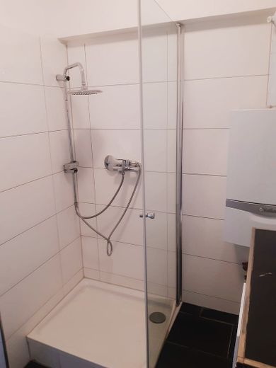 100 m² Wohnkomfort mitten in Hagen – 4 Zimmer, 2 Bäder & hochwertige Nobilia-Küche – Bad 2
