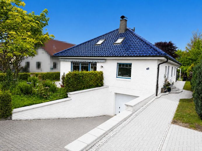 Einziehen, durchatmen, Zuhause sein - Gartenidylle
großzügiges Wohlfühlhaus - Küstenheide &amp; Nordsee – Außenansicht