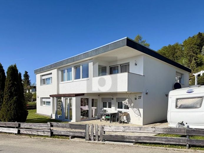 FAMILIENFREUNDLICH WOHNEN MIT GROßEM GARTEN – Foto 1