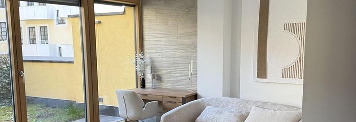 Exklusives Wohnen im Lehel – Möblierte, neuwertige Wohnung mit Lift & Klimatisierung & Dachterrasse