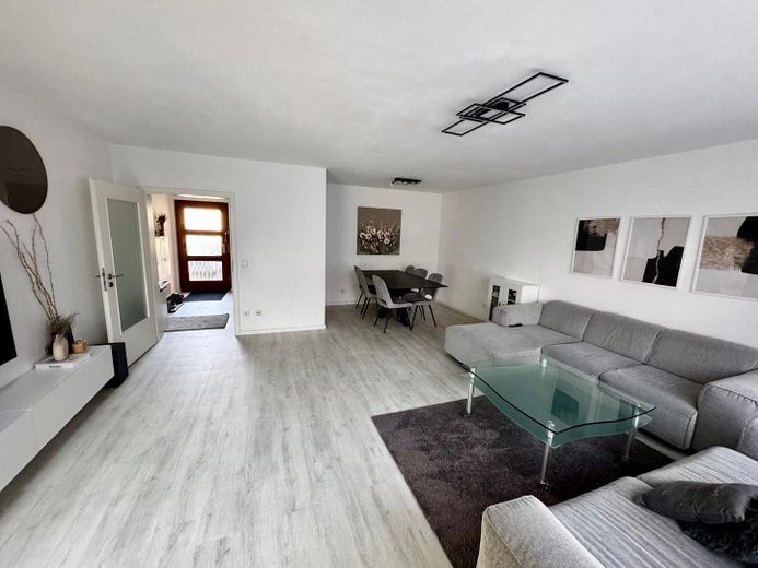 Casa unifamiliare ben tenuta in posizione periferica a Ludwigshafen Ruchheim – Wohnzimmer