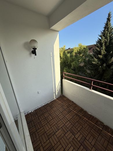 Piso de 3 habitaciones recién renovado con cocina y baño – Foto 7