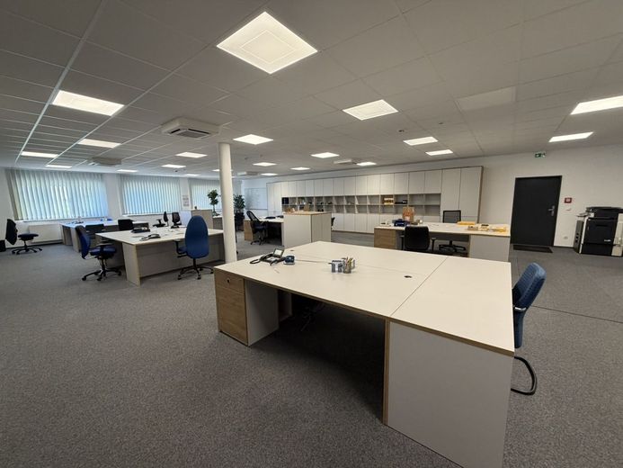 Gewerbeimobilie mit Büro- und Hallenflächen kurzfristig verfügbar – IMG_0198