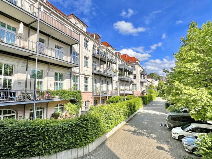 Uwaga, obniżka ceny: długoterminowo wynajmowany apartament hotelowy w Batschari-Palais (inwestycja kapitałowa) – Zdjęcie 1