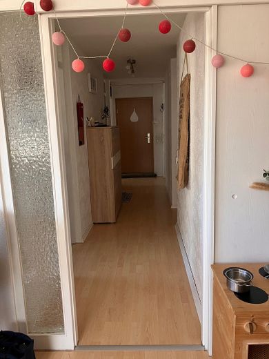 Blick Wohn-Esszimmer in Flur