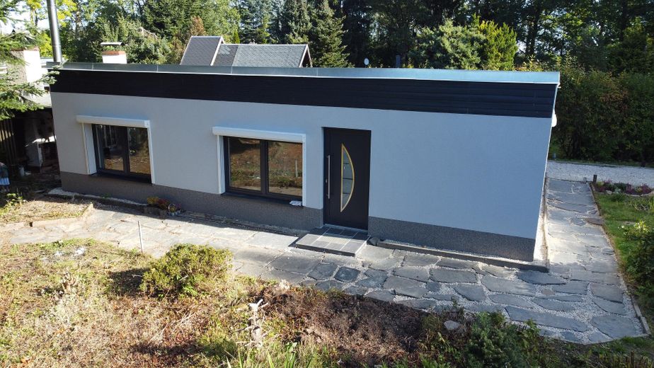 Frisch saniertes Einfamilienhaus mit Kaminofen auf 634qm Grundstück - provisionsfrei – Außenansicht 6