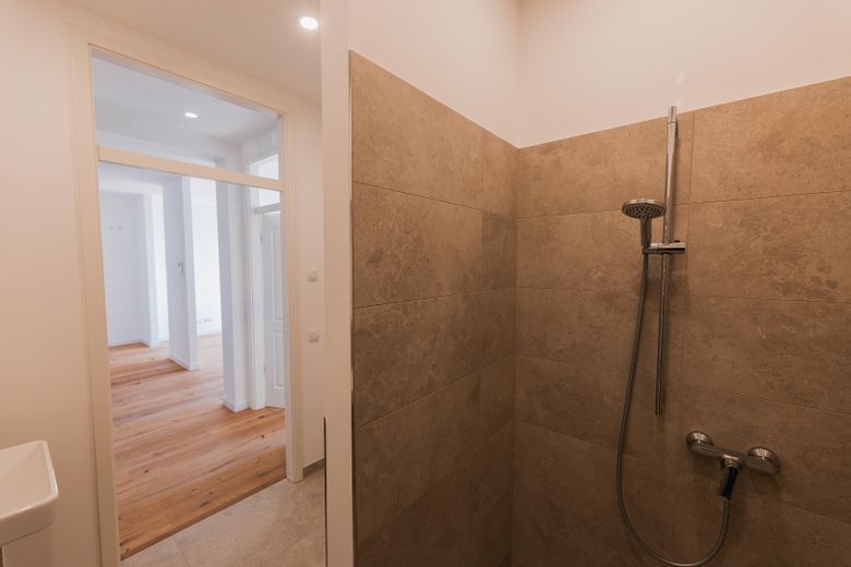 Beispielbild ebenerdige Dusche