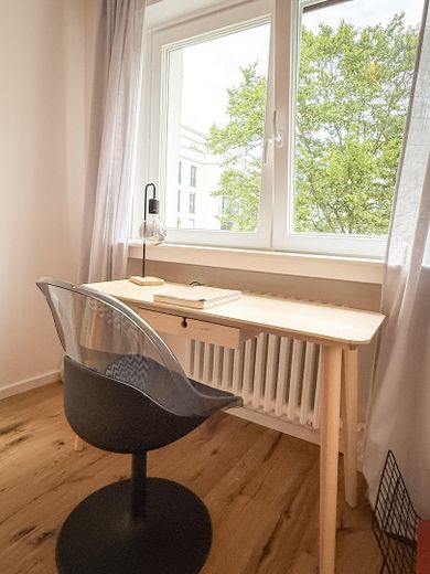 Prachtige 3-kamerwoning met groot balkon & parkeerplaats voor de deur in Sachsenhausen-Nord – Office / Gästezimmer