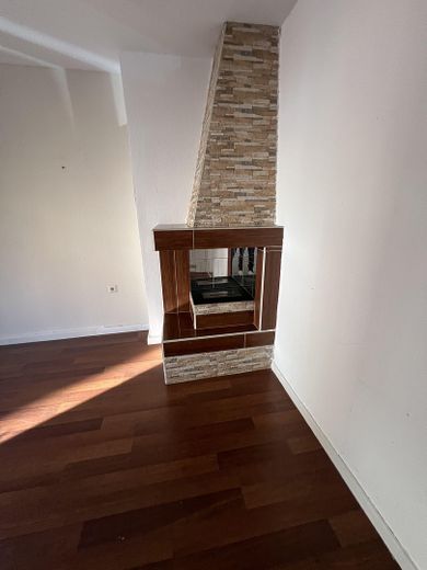 115 m² Wohnkomfort mit XXL-Terrasse in Duisburg Rheinhausen – Kamin