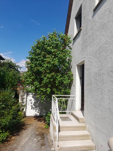 EFH in Toplage Komponistenviertel – Eingang mit Treppe