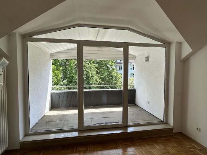 Kassel - Bad Wilhelmshöhe: Moderne 4 ZKB mit großer Terrasse – Überdachte Terrasse 