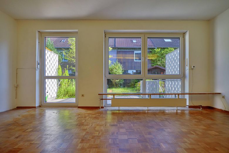 Reihenmittelhaus München-Pasing – Wohnzi Garten