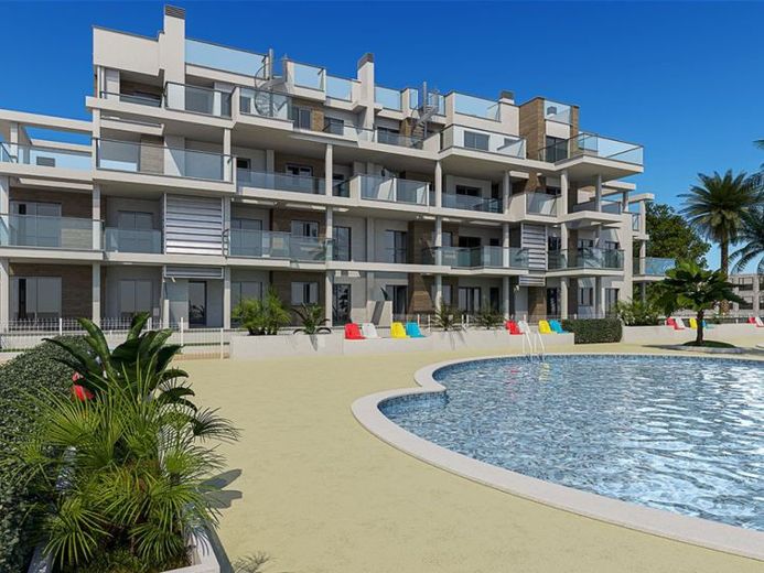 Penthouse-Wohnung mit 3 Schlafzimmern, 2 Bädern, Dachterrasse und Gemeinschaftspool nur 200 m vom Strand – Foto 1