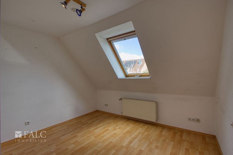 Zusammen leben - getrennt wohnen: Bauernhaus mit zwei Wohneinheiten – WE I OG - Zimmer 1