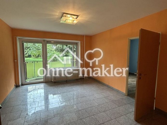 Helle 3,5-Zimmer-Wohnung mit Küche, Balkon & Stellplatz – Photo 2