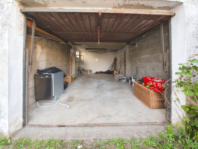  24 Garage