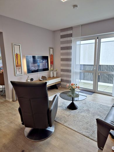 Barrier-free 2-room apartment with service living, elevator & balcony – new build 2024, A+, commission-free – Photo 4