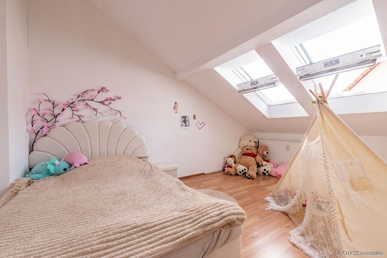 Renditestarkes Mehrfamilienhaus in Blomberg mit TOP-Faktor - zentral, solide und vollvermietet! – OG Rechts - DG, Kinderzimmer 2