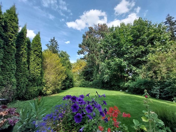 Zamieszkaj w swojej zielonej oazie – idealnej dla rodzin z dziećmi! – Garten & Park von Terrasse (1)